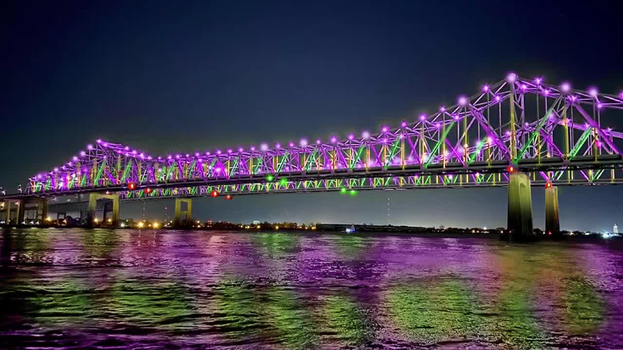 Work underway to install LED lights on the Crescent City Connection, image size:1280x720