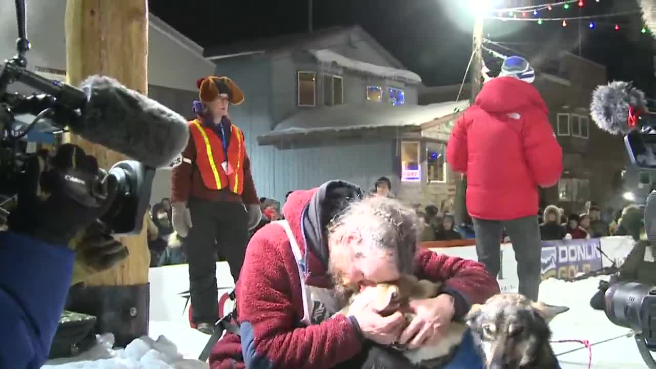 Jessie Holmes celebrates triumphant Iditarod run