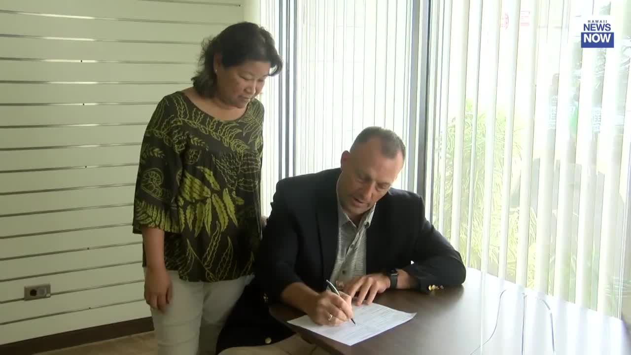Lt. Gov. Josh Green files papers with Office of Elections for gubernatorial  run