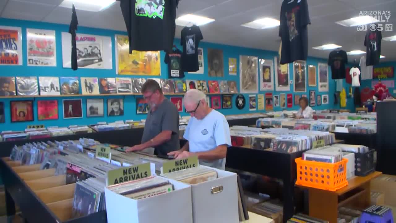 Popular Phoenix record store closing its doors