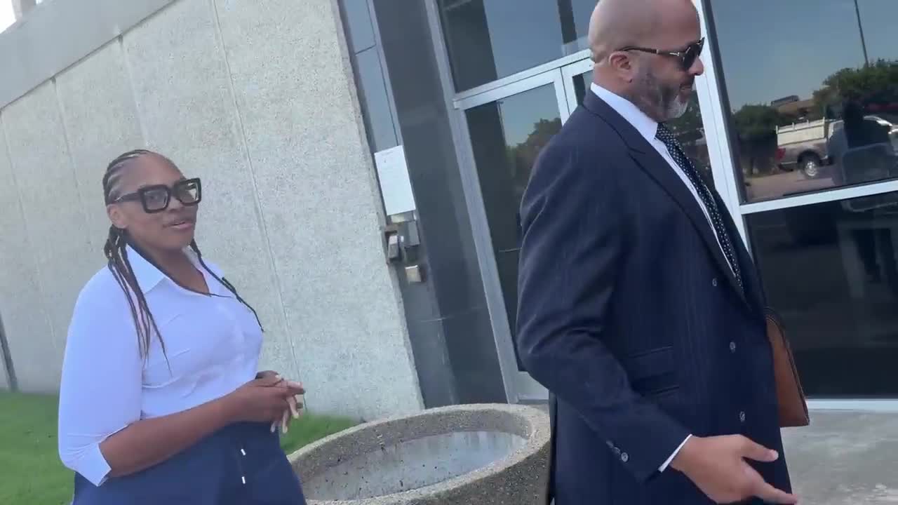 Exclusive Video: Shelby County court clerk Tami Sawyer turns herself in on federal indictment