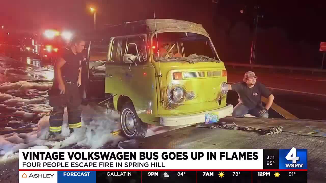 お値下げしました。Volkswagen Vintage Volkswagen bus catches on fire in Spring Hill