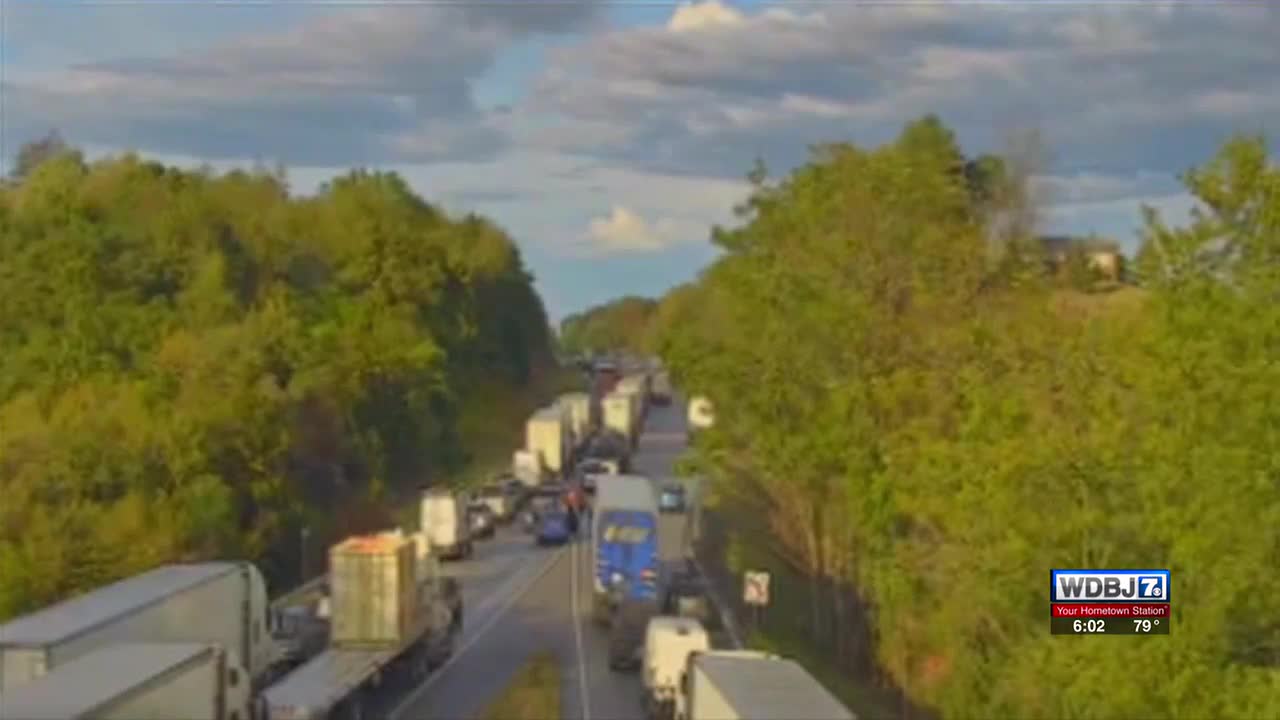 VDOT: Crash Blocks NB 81 in Rockbridge County