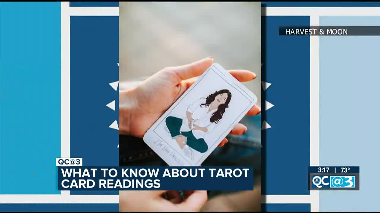 Learning about Tarot card reading, which is beginning to surge in popularity