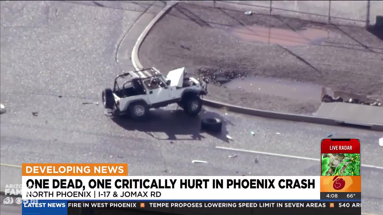 1 dead, 1 critically hurt in north Phoenix freeway crash