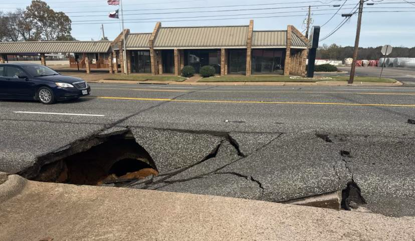 Large sinkhole disrupts traffic in Marshall