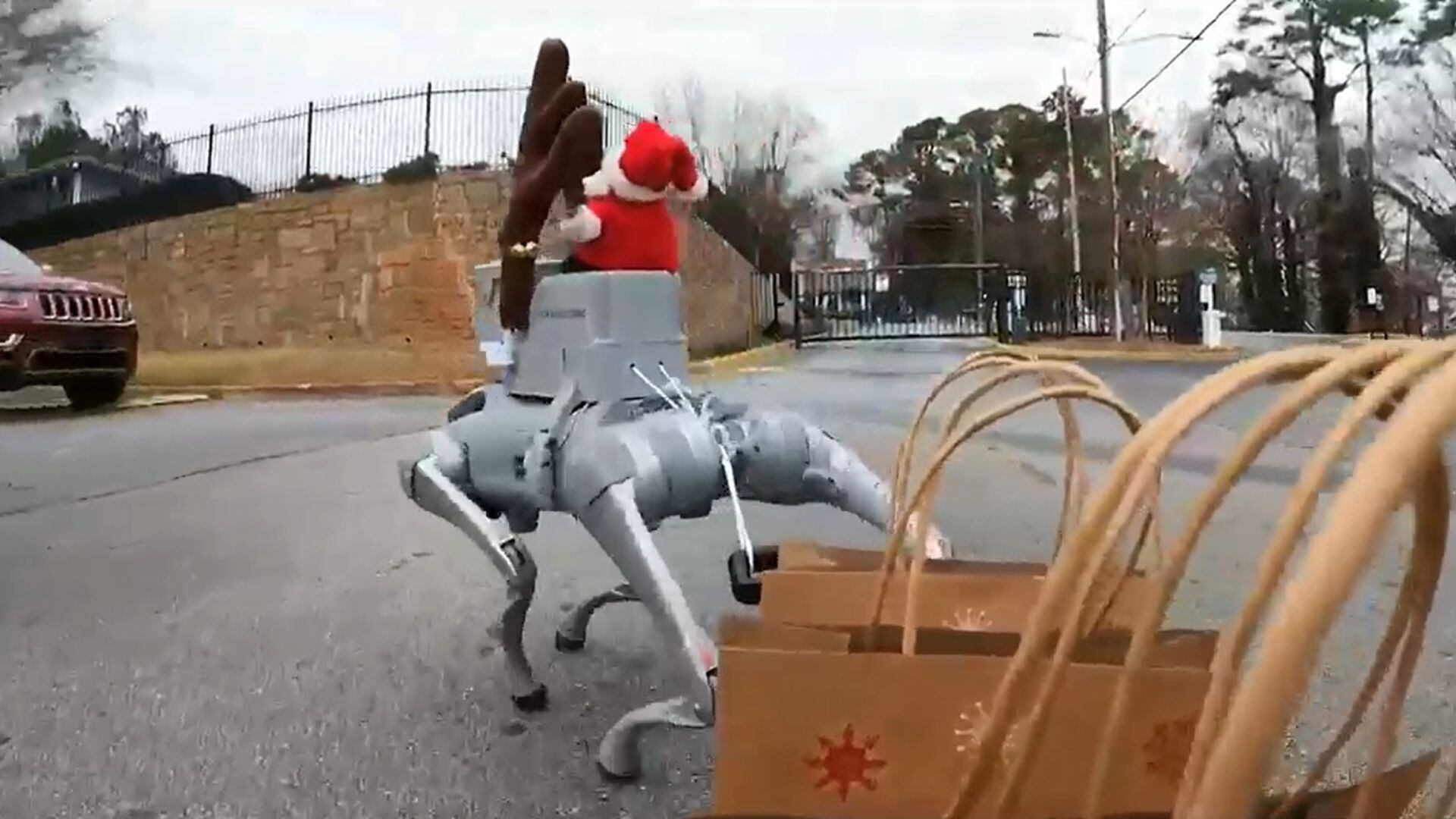 Security robots spread holiday cheer at Decatur apartment complex